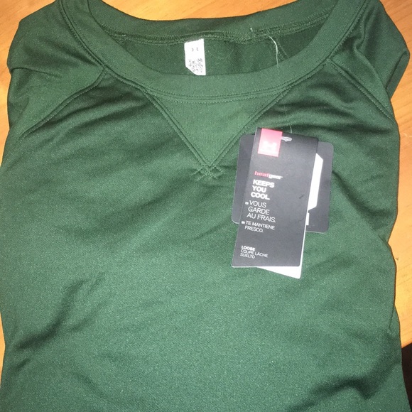 Under Armour Tops - Under Armour fleece crewneck pullover NWT